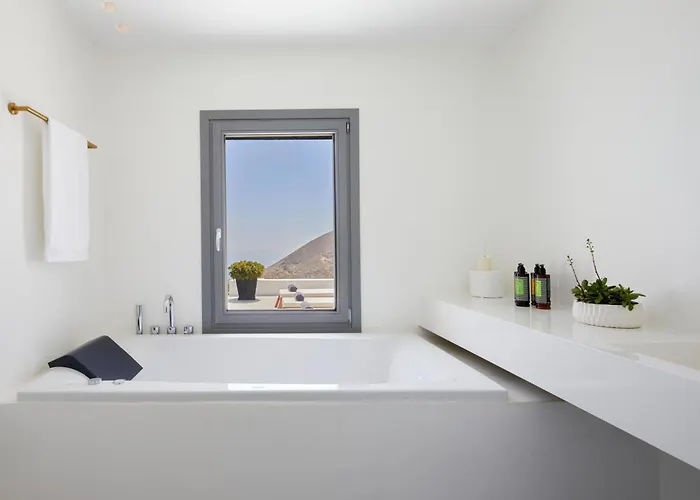 Kamini White I Vila Fira (Santorini)