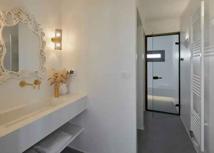 Kamini White I Vila Fira (Santorini)