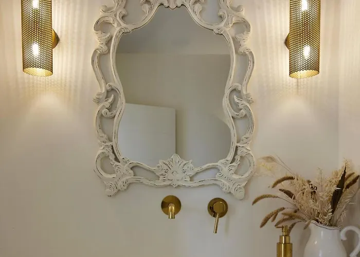 Kamini White I Vila *