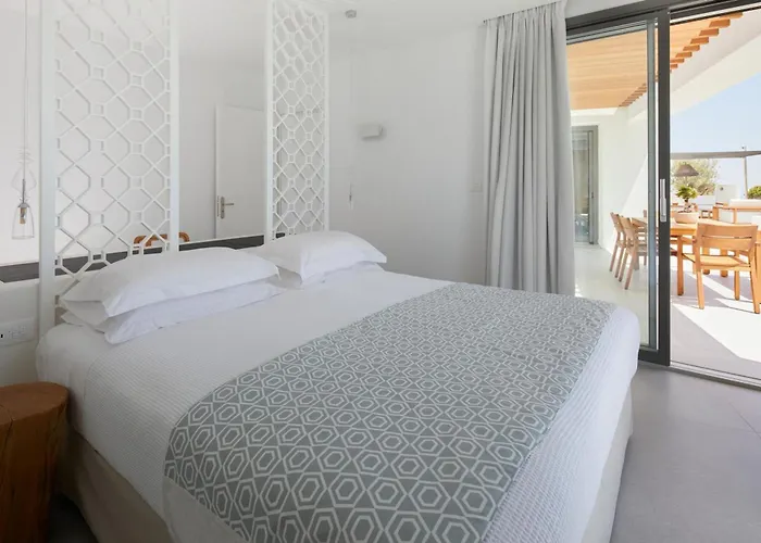 Kamini White I Vila *