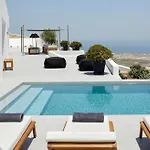 Kamini White I Villa