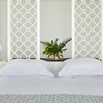 Kamini White I Villa Firá