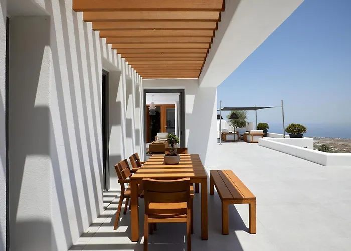 Kamini White I فيلة *