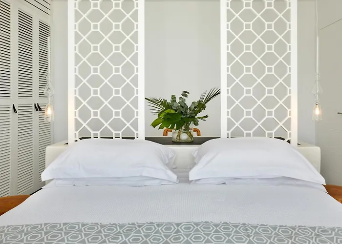 Kamini White I فيلة ثيرا